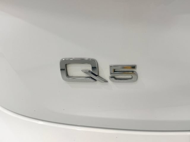 Used 2018 Audi Q5 Prestige w/ Prestige Package AWD/4WD image 9