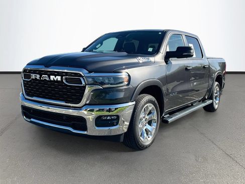 Used 2025 RAM 1500 Big Horn AWD/4WD image 3