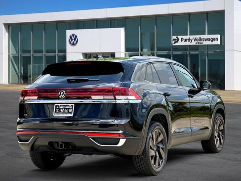 New 2026 Volkswagen Atlas Cross Sport SE FWD image 8