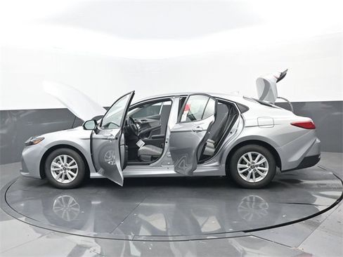 New 2026 Toyota Camry LE image 31