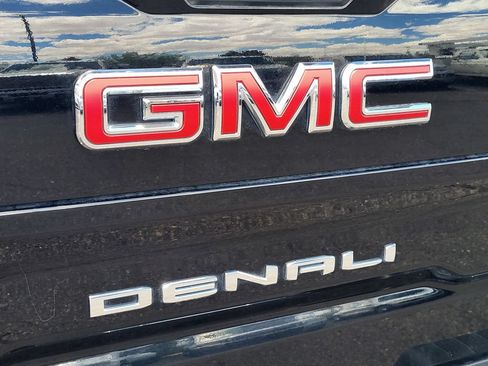 Used 2022 GMC Sierra 1500 Denali w/ Denali Reserve Package AWD/4WD image 8