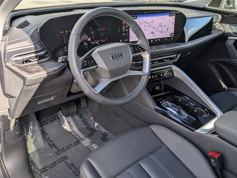 New 2025 Audi Q5 Premium image 8