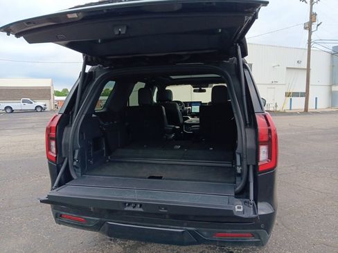 Used 2025 Ford Expedition Tremor AWD/4WD image 8