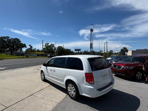 Used 2016 Dodge Grand Caravan SE w/ Quick Order Package 29E SE FWD image 10