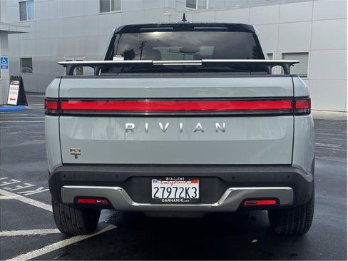 Used 2022 Rivian R1T Adventure image 6