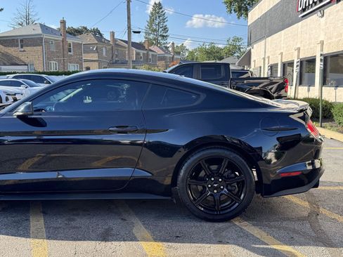 Used 2018 Ford Mustang GT Premium w/ Black Accent Package RWD image 4