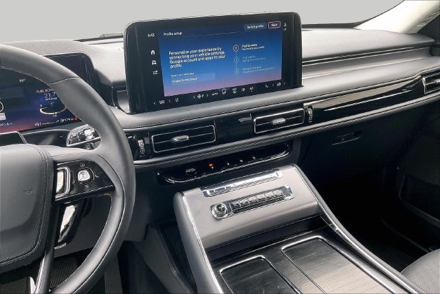 Used 2026 Lincoln Aviator AWD w/ Jet Appearance Package image 7