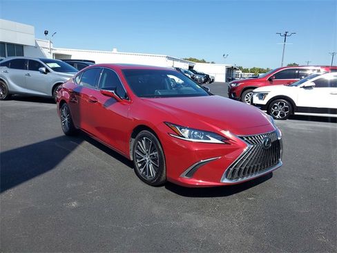 Used 2024 Lexus ES 300h w/ Premium Package image 2