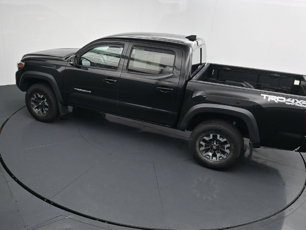Used 2018 Toyota Tacoma TRD Off-Road w/ Technology Package AWD/4WD image 27
