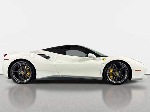 Used 2019 Ferrari 488 GTB RWD image 2