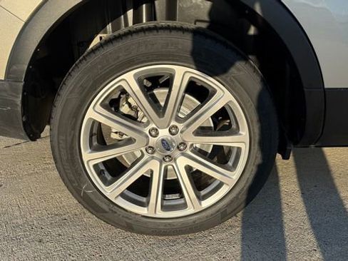 Used 2017 Ford Explorer Limited w/ Equipment Group 301A image 9