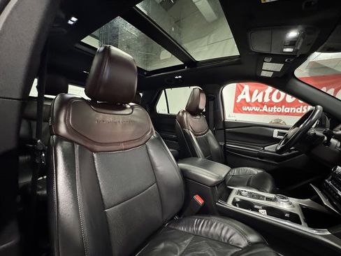 Used 2020 Ford Explorer Platinum w/ Premium Technology Package image 12