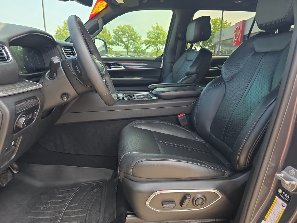 Used 2022 Jeep Wagoneer Series II RWD image 10