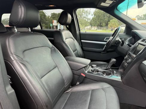 Used 2016 Ford Explorer XLT w/ Equipment Group 202A AWD/4WD image 25