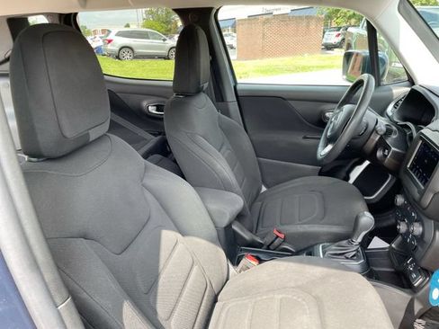 Used 2020 Jeep Renegade Latitude FWD image 16
