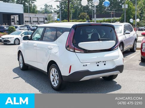 Used 2025 Kia Soul LX w/ LX Technology Package FWD image 5