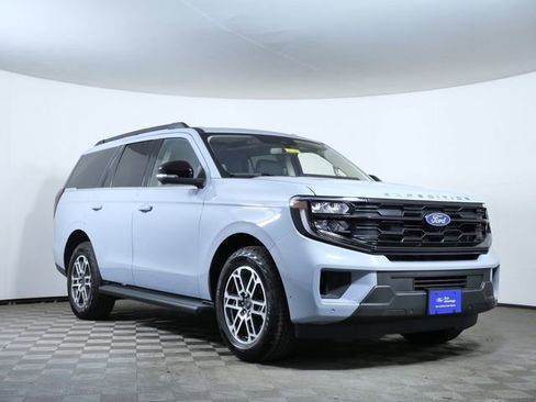 Certified 2025 Ford Expedition Active AWD/4WD image 1