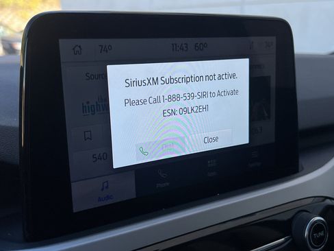 Used 2022 Ford Escape SE w/ SE Sport Appearance Package image 24