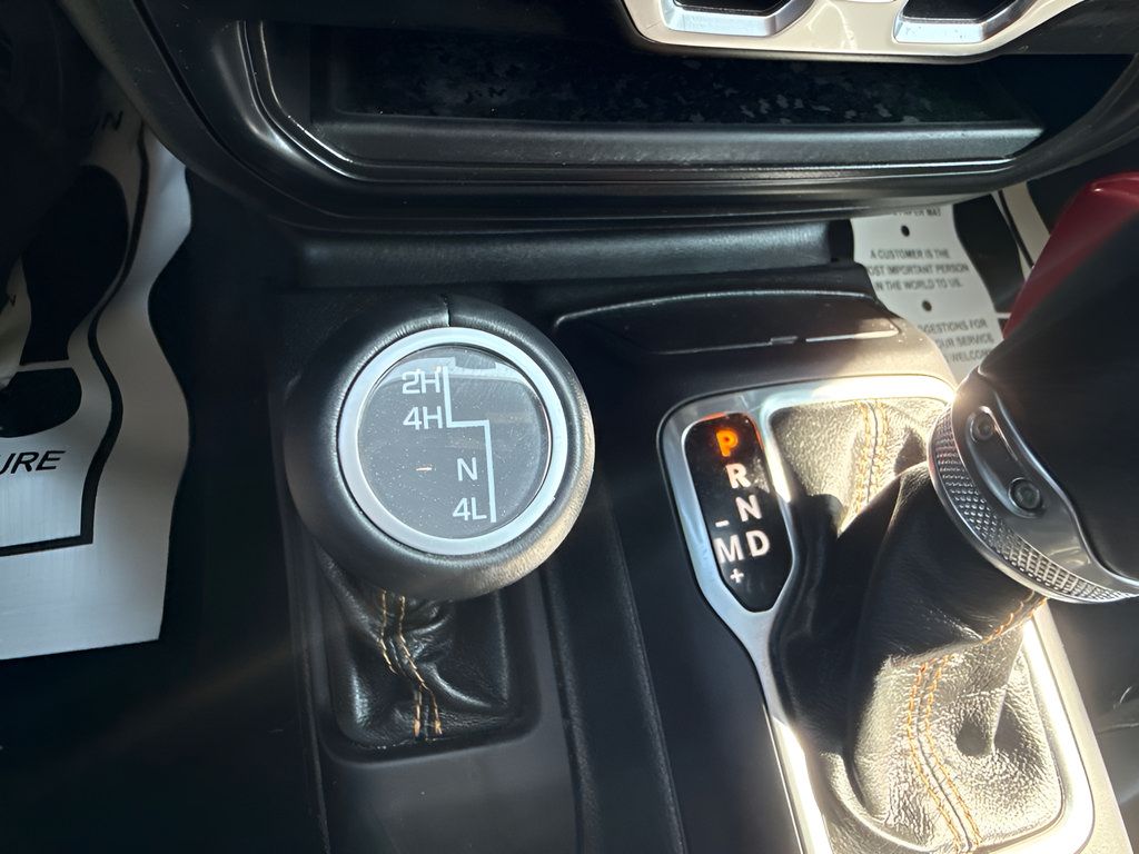 Used 2021 Jeep Wrangler Unlimited Sahara AWD/4WD image 34