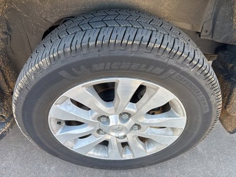 Used 2019 Toyota Sequoia Platinum image 35