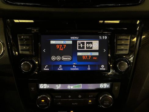 Used 2021 Nissan Rogue Sport SV AWD/4WD image 19