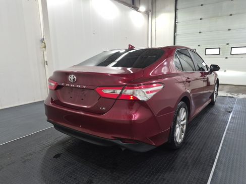 Used 2018 Toyota Camry LE FWD image 3