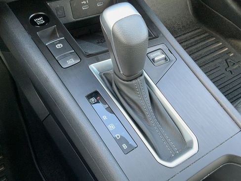 Used 2025 Nissan Kicks SV FWD image 14