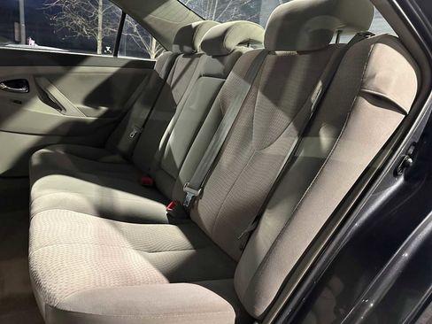 Used 2011 Toyota Camry LE image 17