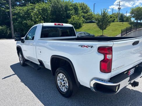 Used 2022 Chevrolet Silverado 2500 LT w/ Convenience Package AWD/4WD image 12