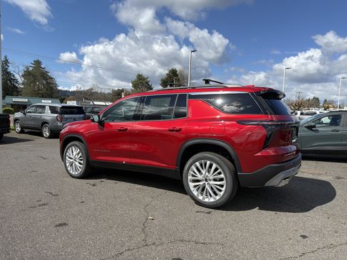 New 2026 Chevrolet Traverse LT image 3