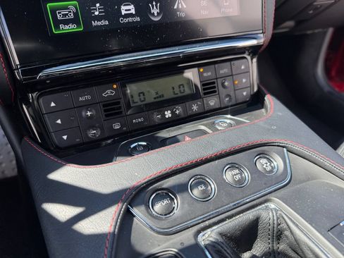 Used 2018 Maserati GranTurismo Sport RWD image 16