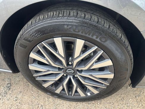 Used 2025 Nissan Altima 2.5 SV FWD image 31