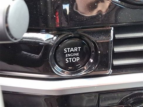 New 2025 Nissan Pathfinder SL w/ Black Appearance Package image 18