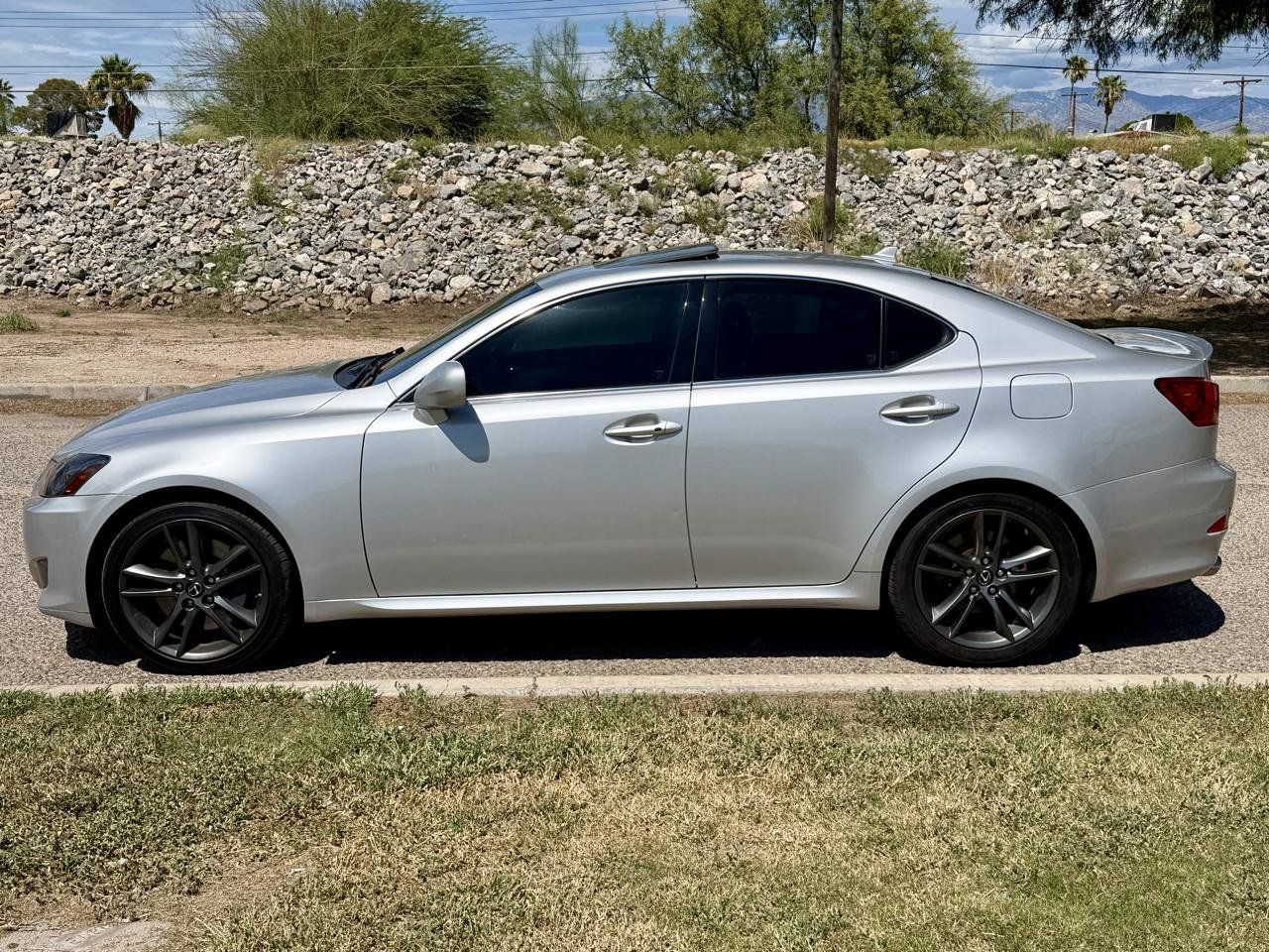Used 2007 Lexus IS 350 RWD image 2