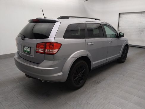 Used 2020 Dodge Journey SE w/ SE Popular Equipment Group FWD image 9
