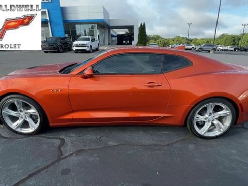 Used 2023 Chevrolet Camaro LT w/ Technology Package RWD image 5