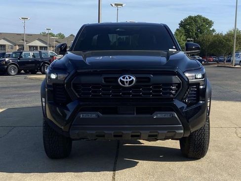 Used 2025 Toyota Tacoma TRD Off-Road AWD/4WD image 6