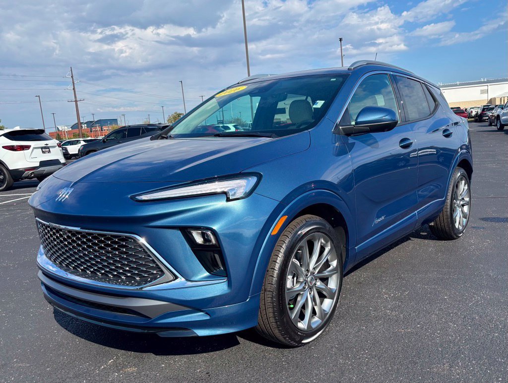 Used 2026 Buick Encore GX Avenir w/ Avenir Technology Package FWD image 2