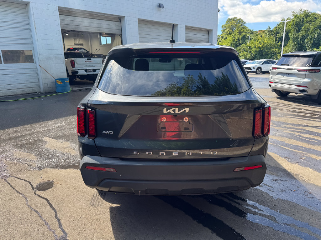 Used 2022 Kia Sorento LX AWD/4WD image 5
