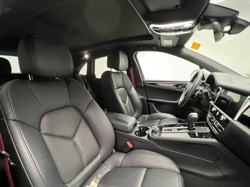 Used 2023 Porsche Macan S image 18