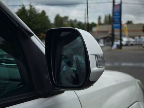 Used 2015 Toyota Tacoma 4x4 Double Cab w/ TRD Sport Package image 12