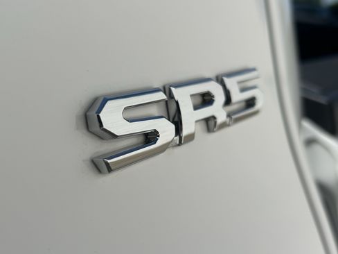 Certified 2025 Toyota Tacoma SR5 AWD/4WD image 10