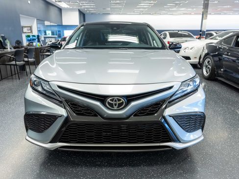 Used 2021 Toyota Camry XSE FWD image 2