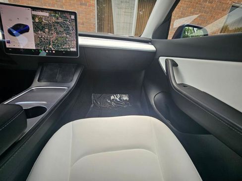 Used 2022 Tesla Model Y Long Range AWD/4WD image 53
