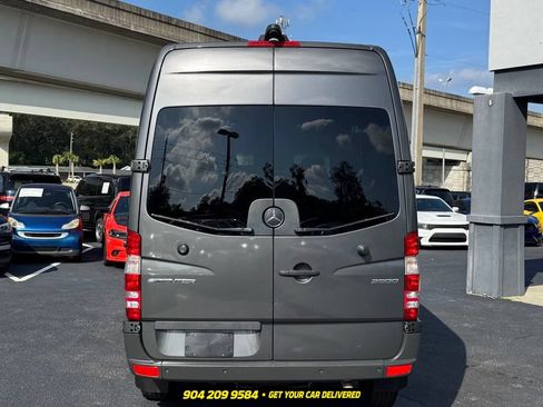 Used 2018 Mercedes-Benz Sprinter 2500 image 6