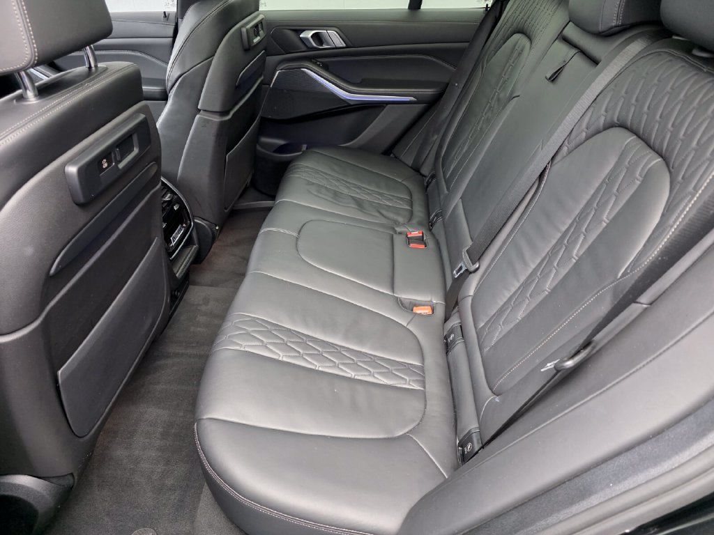 Used 2020 BMW X5 sDrive40i w/ M Sport Package RWD image 14