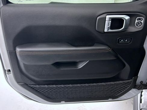 Certified 2022 Jeep Gladiator Mojave w/ LED Lighting Group image 9