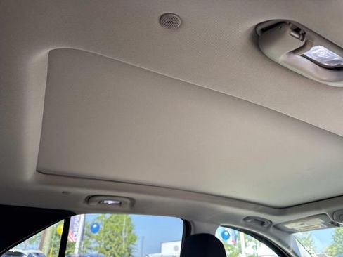 Used 2020 Chevrolet Equinox LT FWD image 13