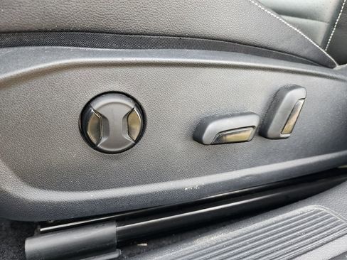 Used 2024 Volkswagen Jetta SE image 11