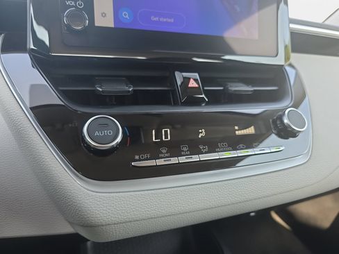 Used 2025 Toyota Corolla LE FWD image 23